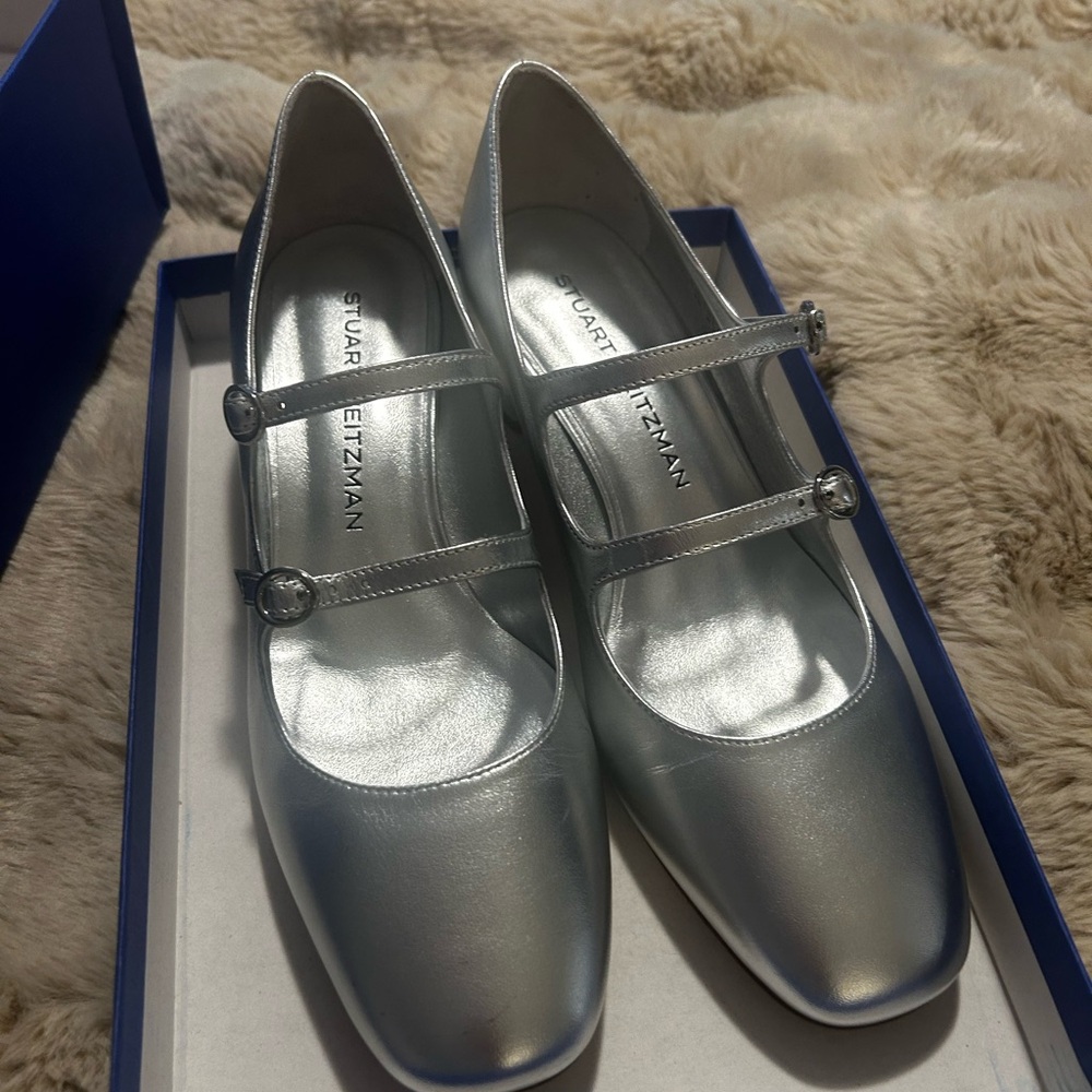 Stuart Weitzman - Picture 2 of 7